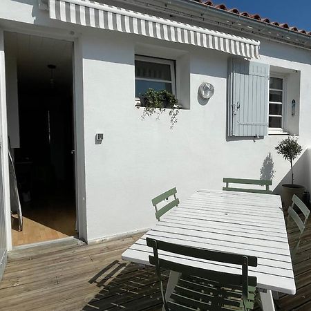 Very Bright Nest With Terrace In The Village La Flotte Exterior photo