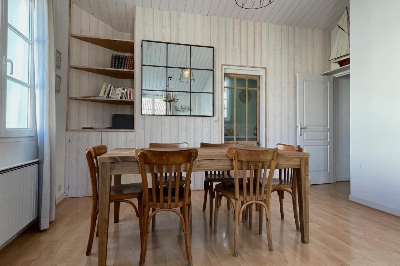 Very Bright Nest With Terrace In The Village La Flotte Exterior photo