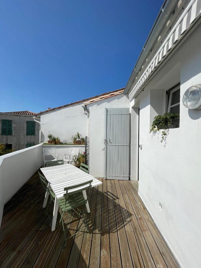 Very Bright Nest With Terrace In The Village La Flotte Exterior photo